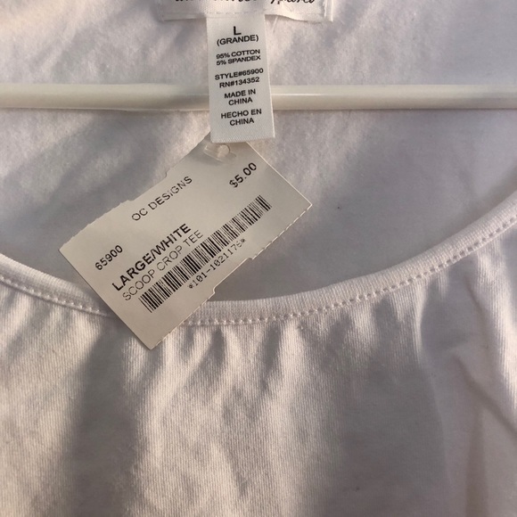 *NWT* crop top - Picture 2 of 5